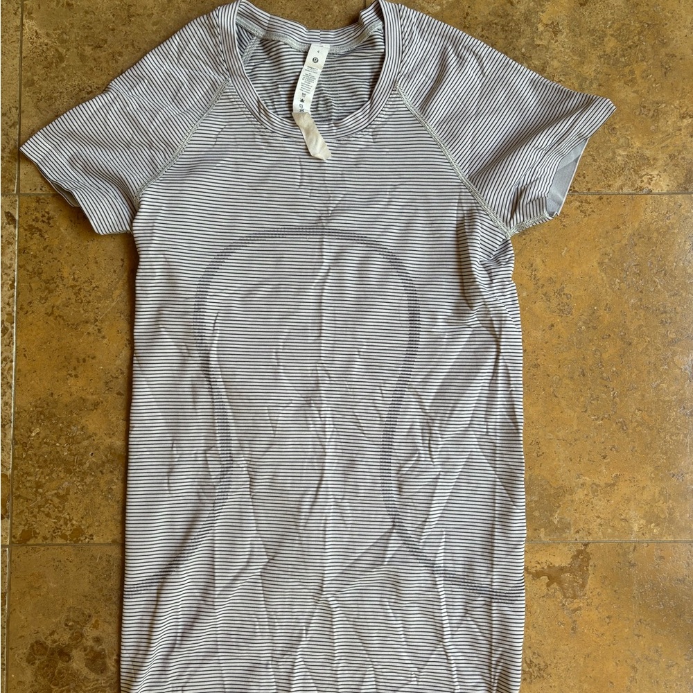 Lululemon Swiftly tech striped size 4 women’s